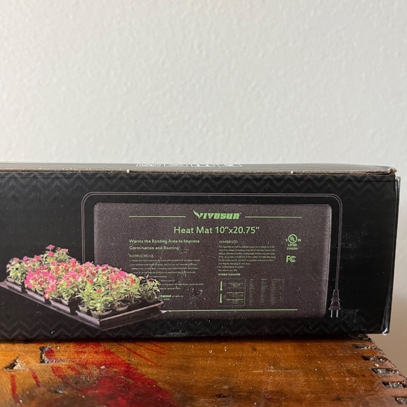 VivoSun Seedling Heat Mat Professional Germination Kit - Picture 3 of 7